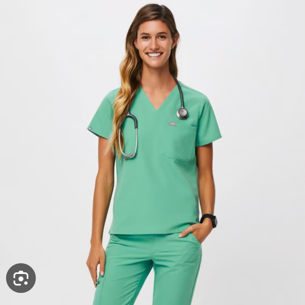 Figs Technical Collection Surgical Green Scrub Set Catarina Top and Joggers